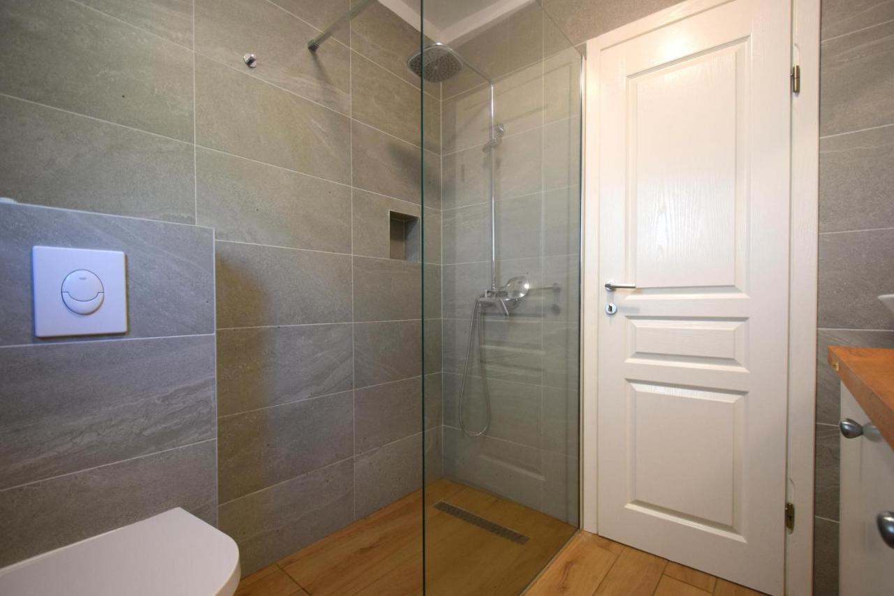 Apartments Julia Čižići Екстериор снимка