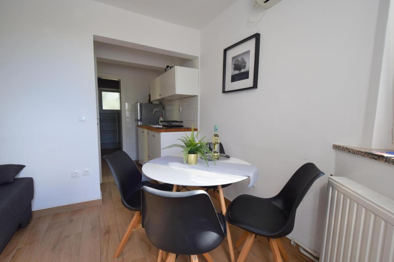 Apartments Julia Čižići Екстериор снимка