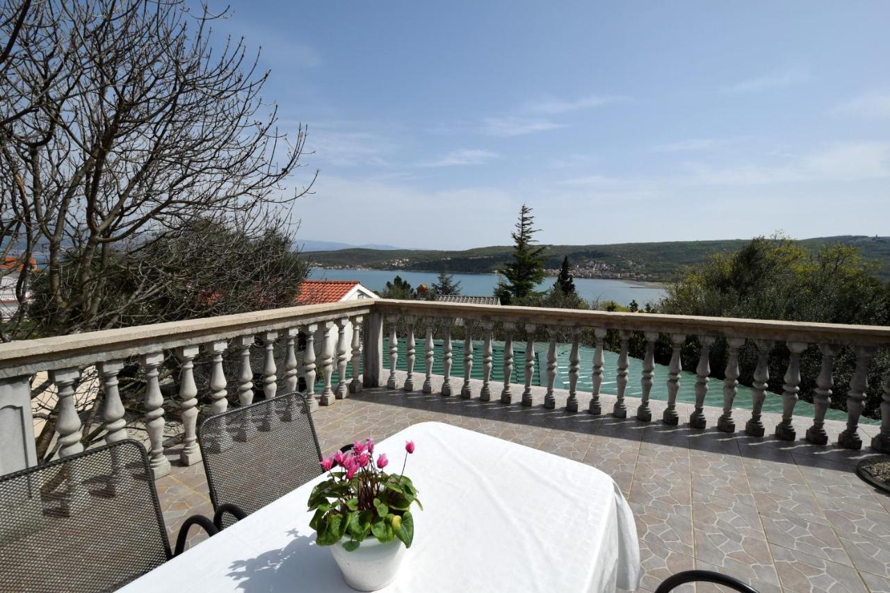 Apartments Julia Čižići Екстериор снимка