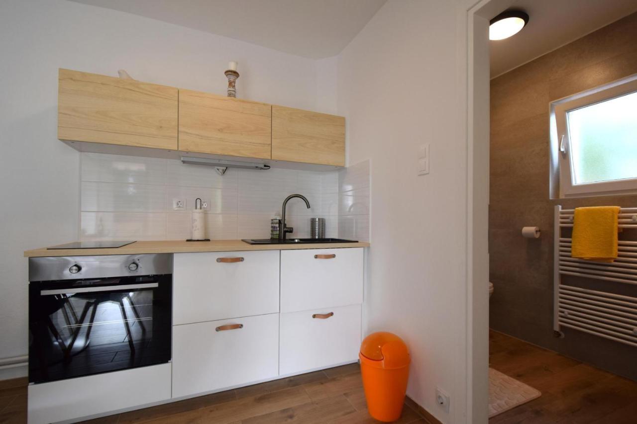 Apartments Julia Čižići Екстериор снимка