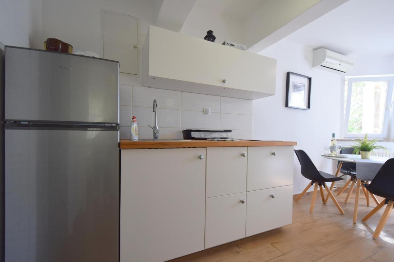 Apartments Julia Čižići Екстериор снимка