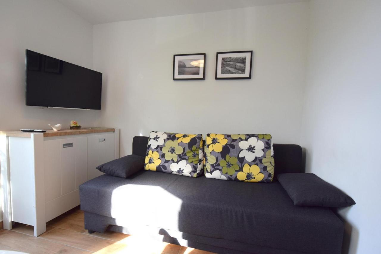 Apartments Julia Čižići Екстериор снимка