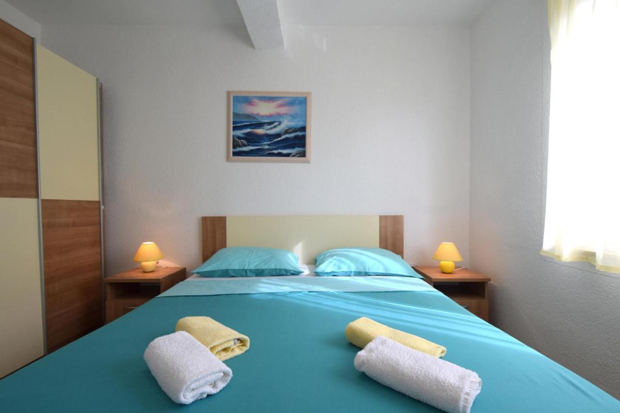 Apartments Julia Čižići Екстериор снимка
