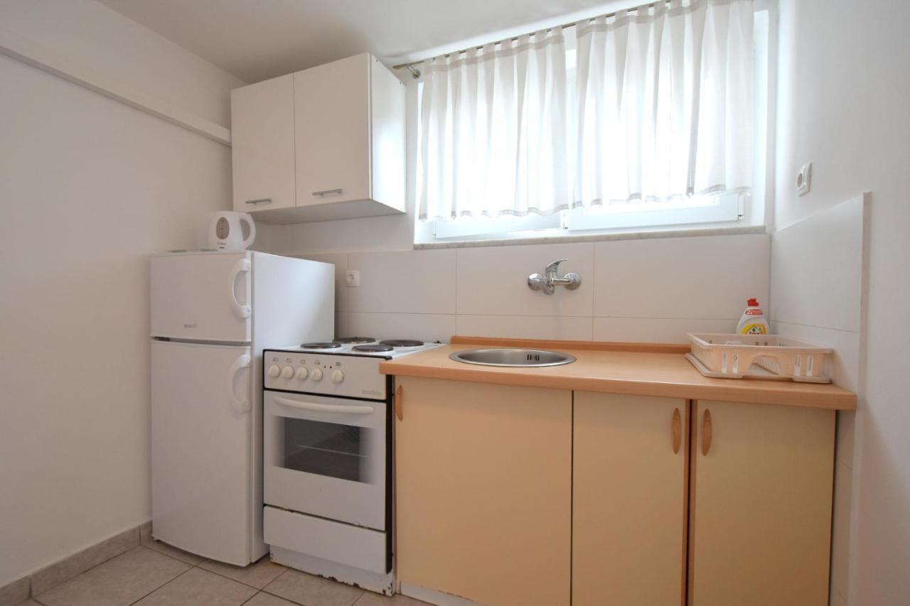 Apartments Julia Čižići Екстериор снимка