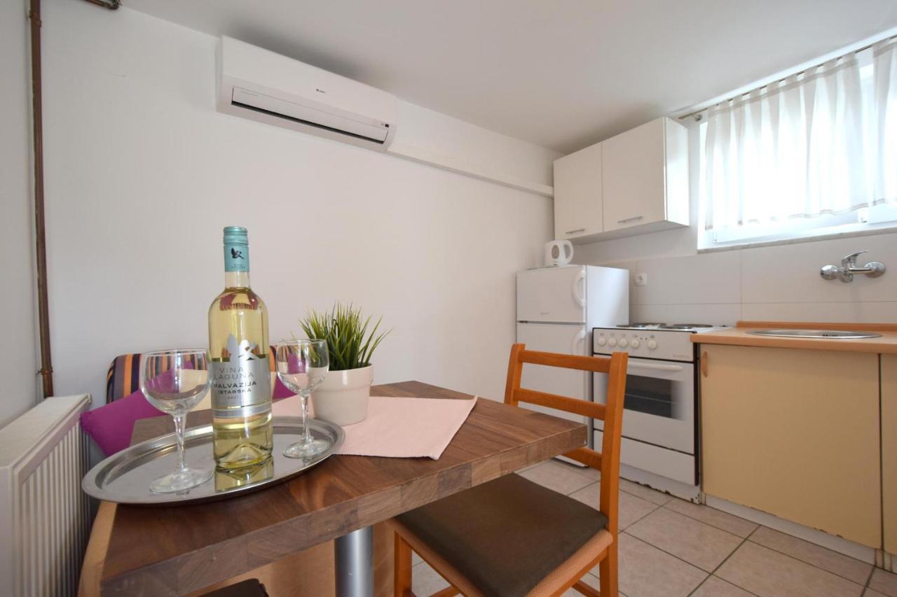 Apartments Julia Čižići Екстериор снимка