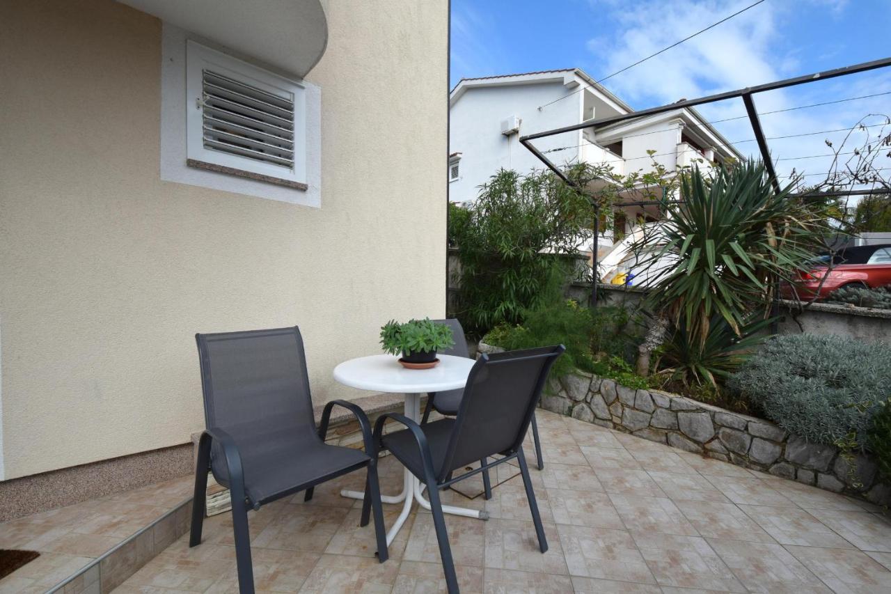 Apartments Julia Čižići Екстериор снимка