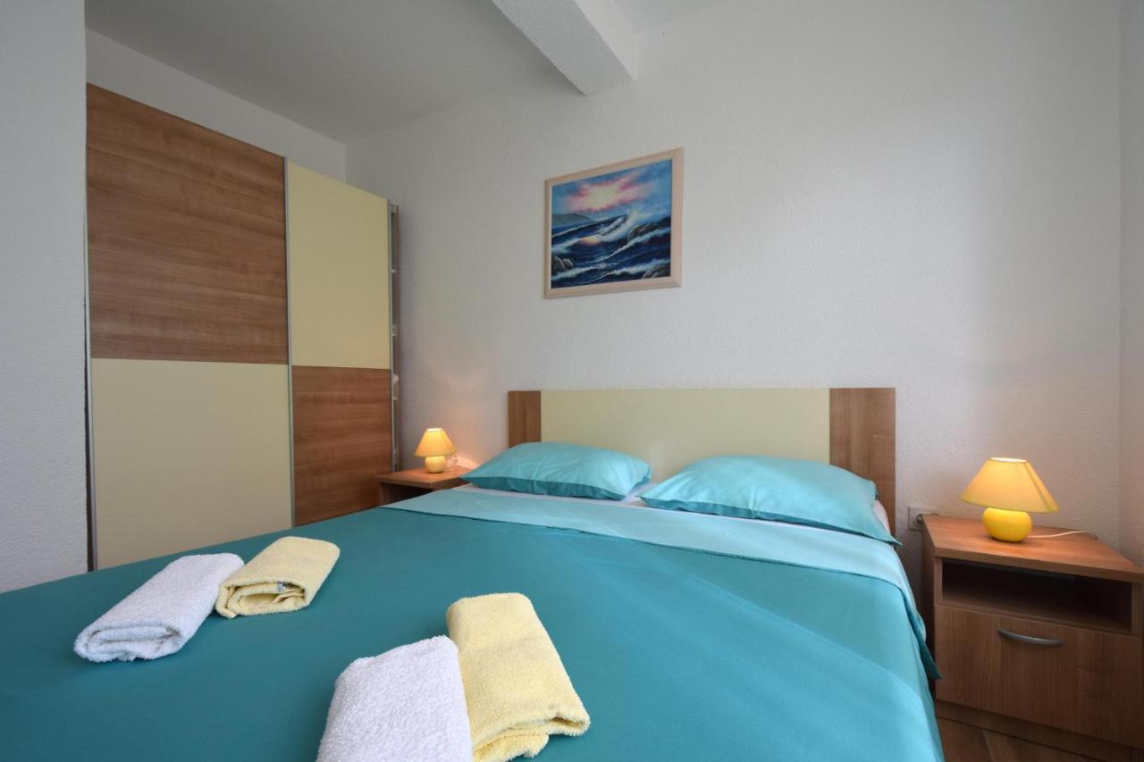 Apartments Julia Čižići Екстериор снимка