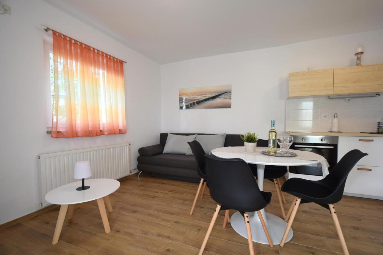 Apartments Julia Čižići Екстериор снимка