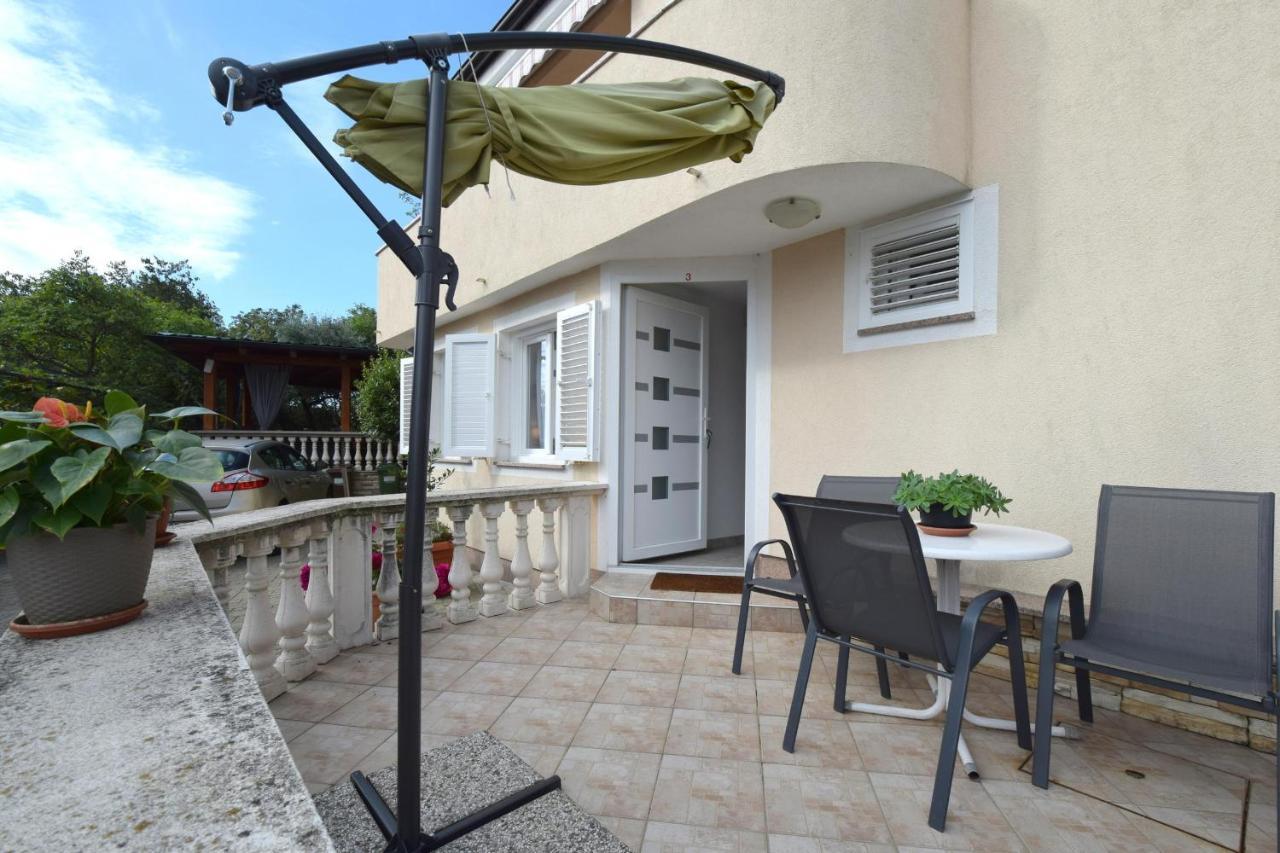 Apartments Julia Čižići Екстериор снимка